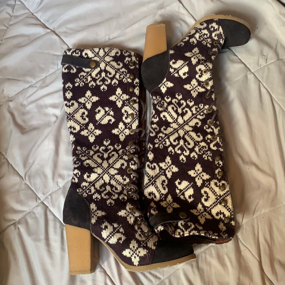 Muk luks lace up moccasin heel boots